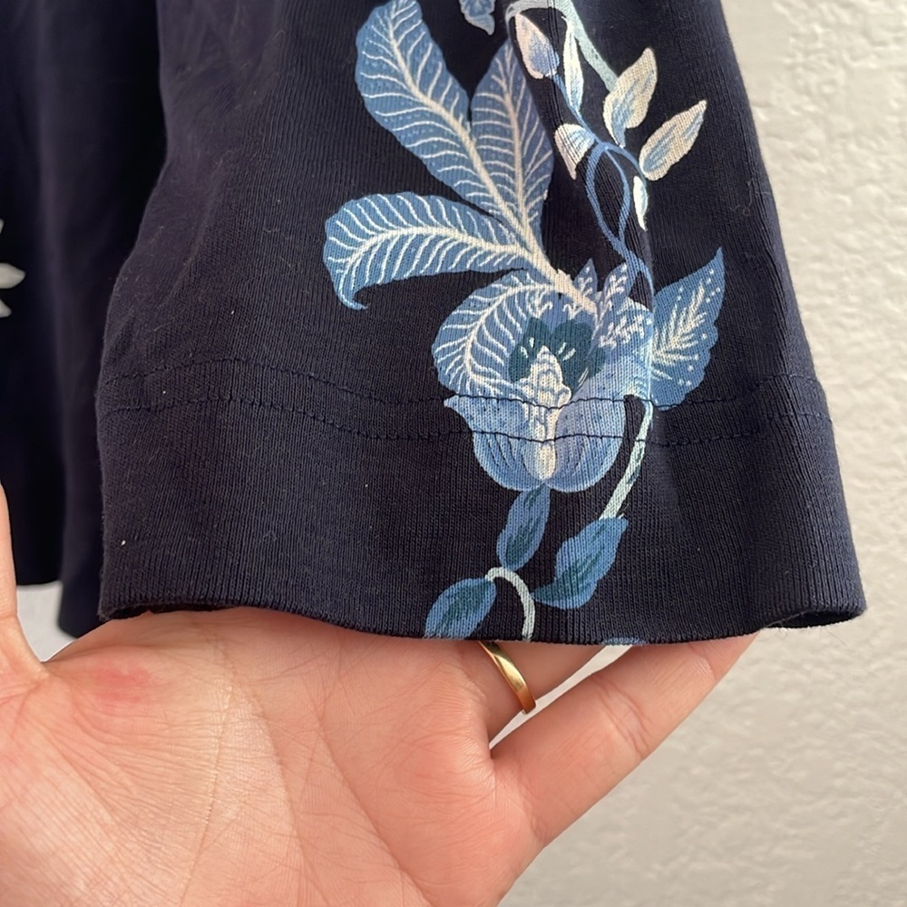 Chico’s V neck Navy Blue shirt size XXL - Picture 6 of 9